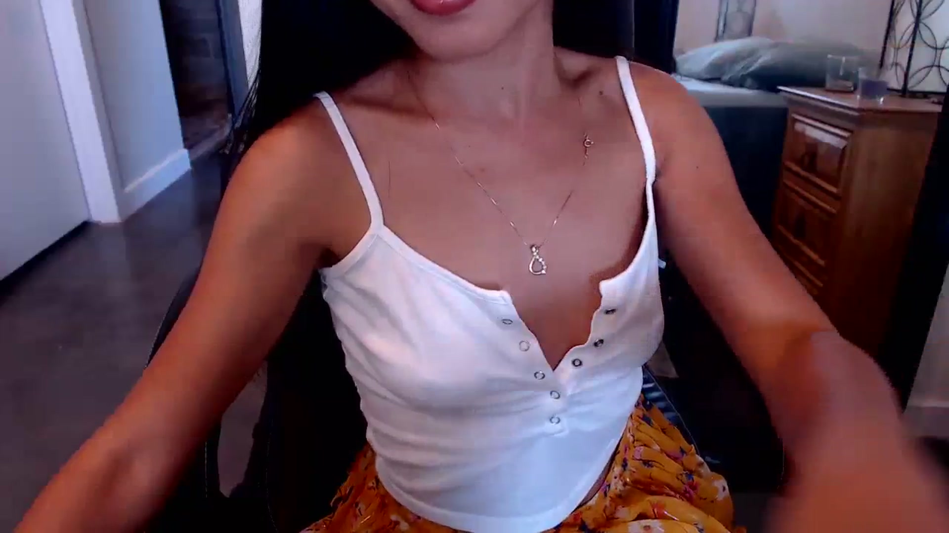 Gallery image thumbnail from Lil__bit's myfreecams stream on, 09/29/2023, 16:27 image 14 of 20