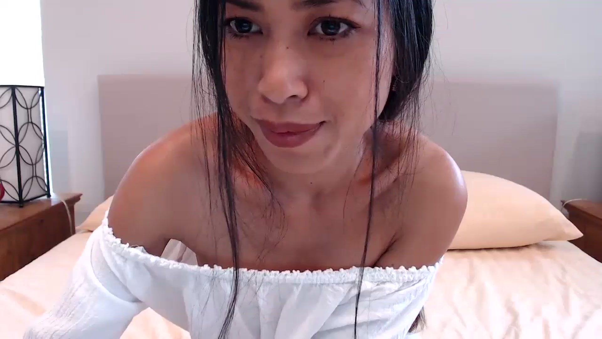 Gallery image thumbnail from Lil__bit's myfreecams stream on, 10/05/2023, 17:20 image 2 of 20