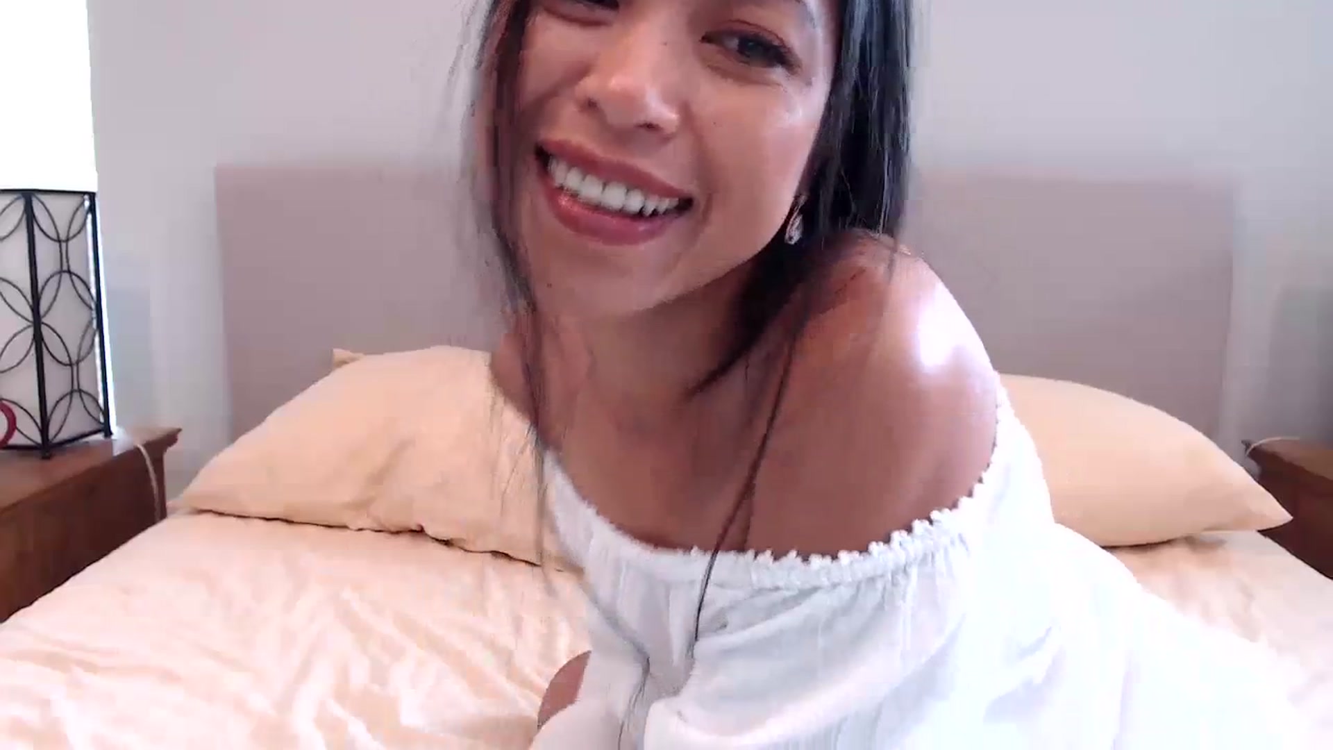 Gallery image thumbnail from Lil__bit's myfreecams stream on, 10/05/2023, 17:20 image 8 of 20