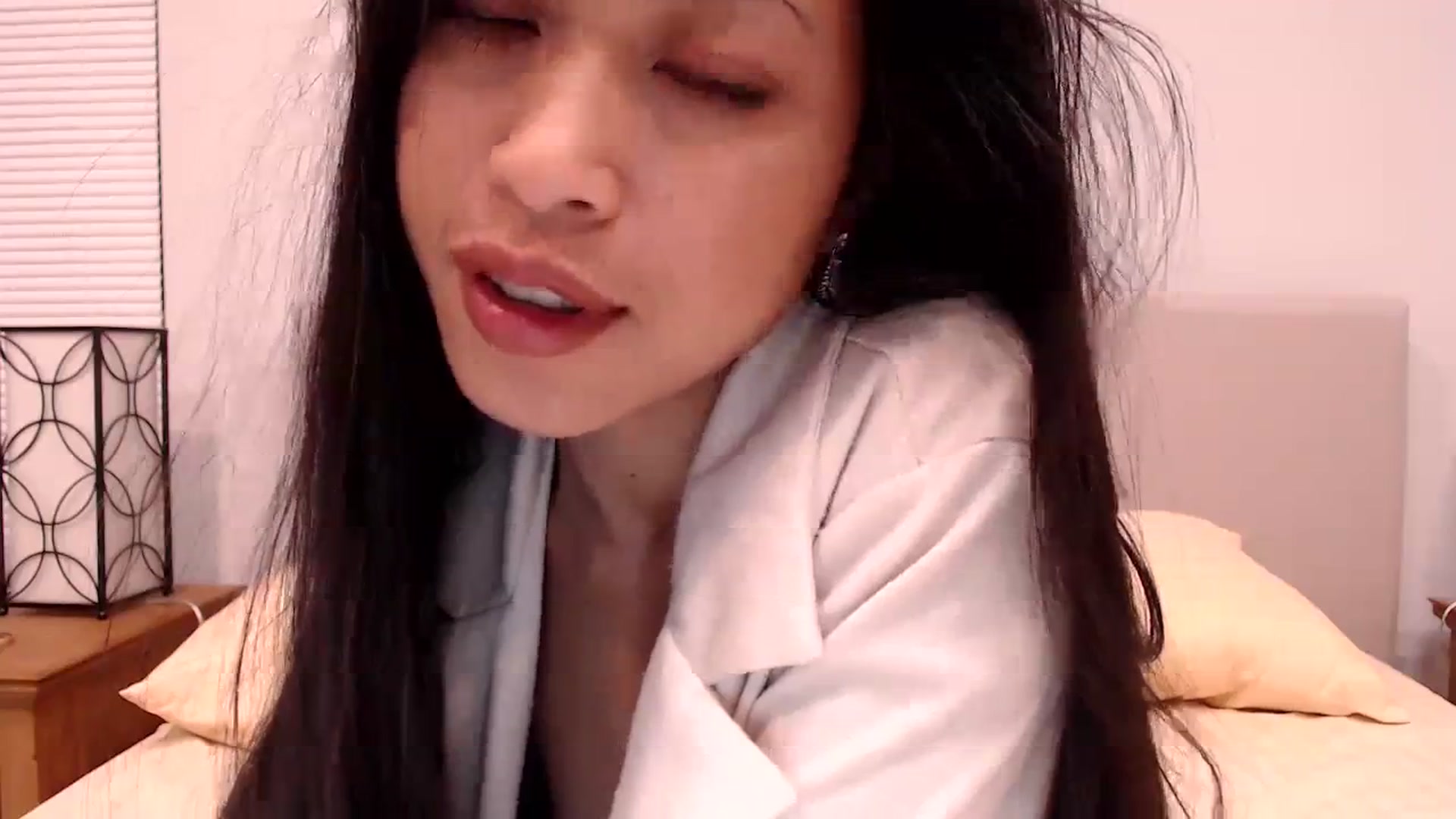 Gallery image thumbnail from Lil__bit's myfreecams stream on, 10/14/2023, 04:11 image 17 of 20