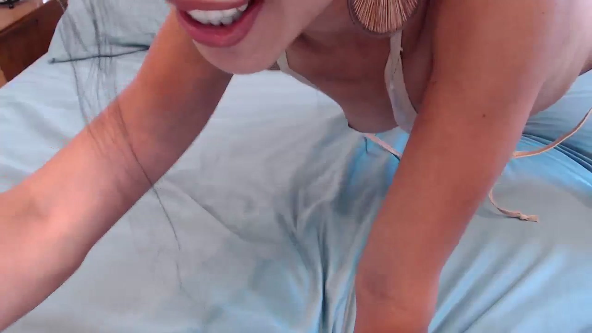 Gallery image thumbnail from Lil__bit's myfreecams stream on, 10/27/2023, 20:02 image 15 of 20