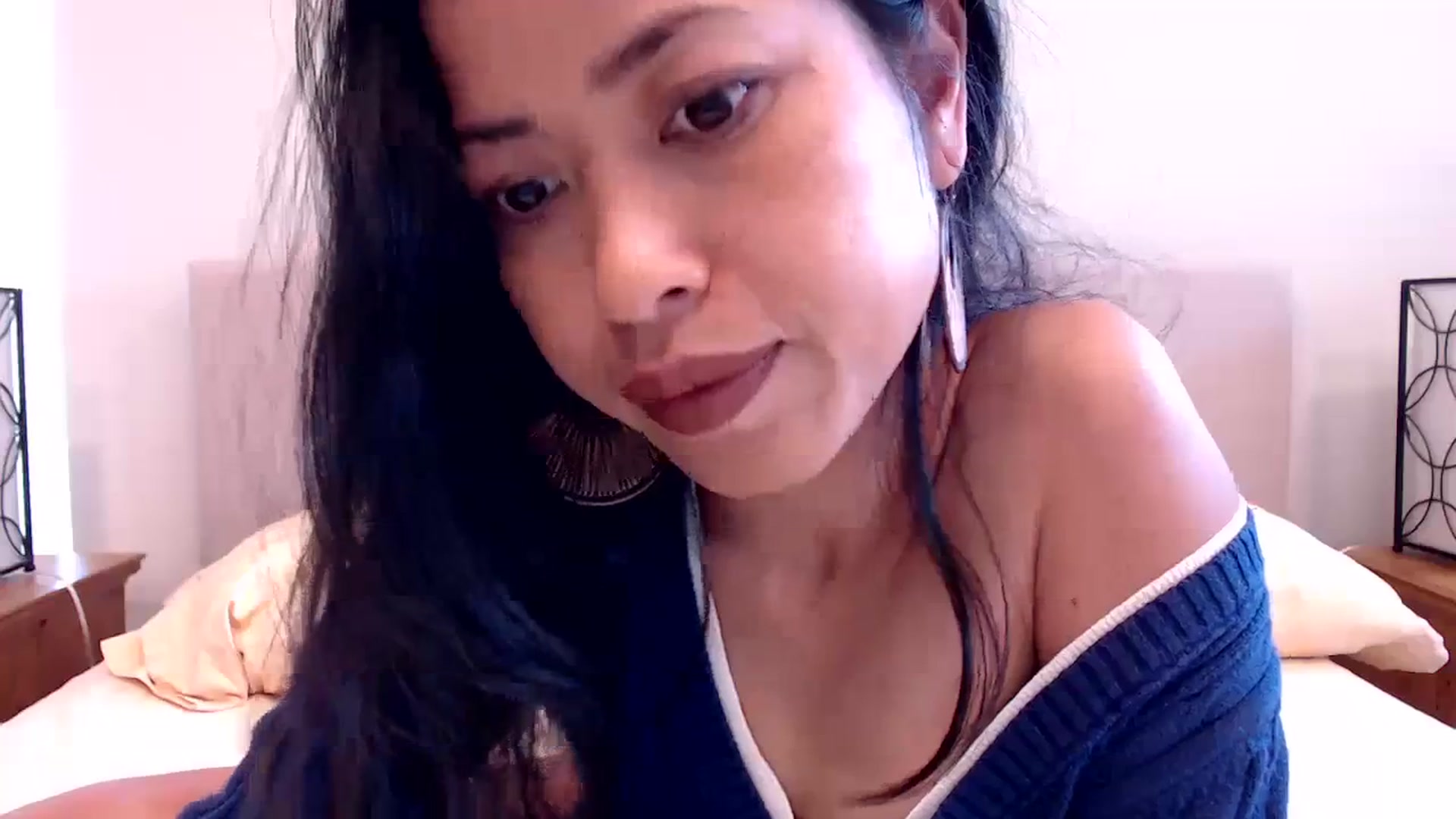 Gallery image thumbnail from Lil__bit's myfreecams stream on, 12/06/2023, 17:48 image 14 of 20