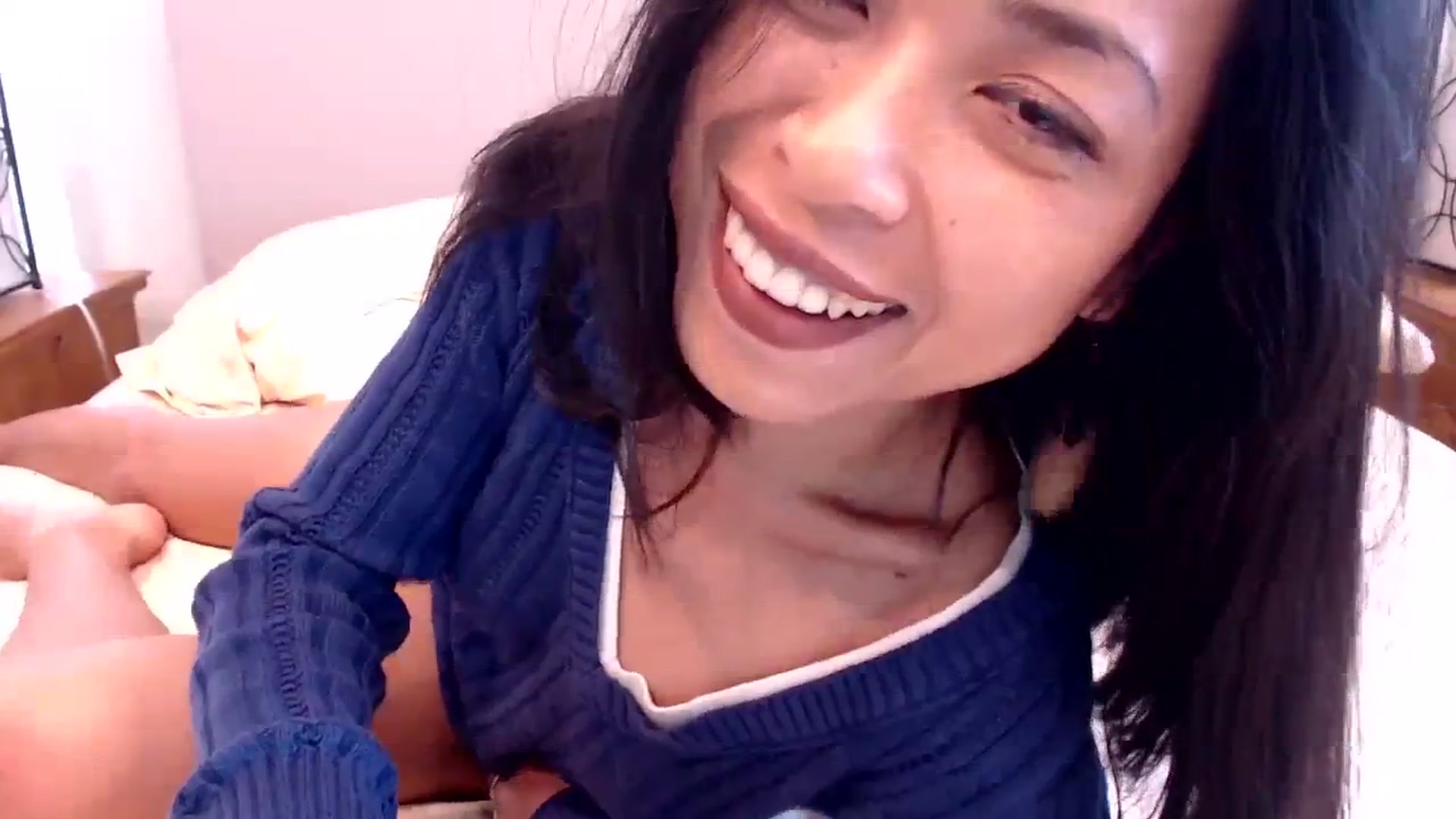 Gallery image thumbnail from Lil__bit's myfreecams stream on, 12/06/2023, 17:48 image 15 of 20