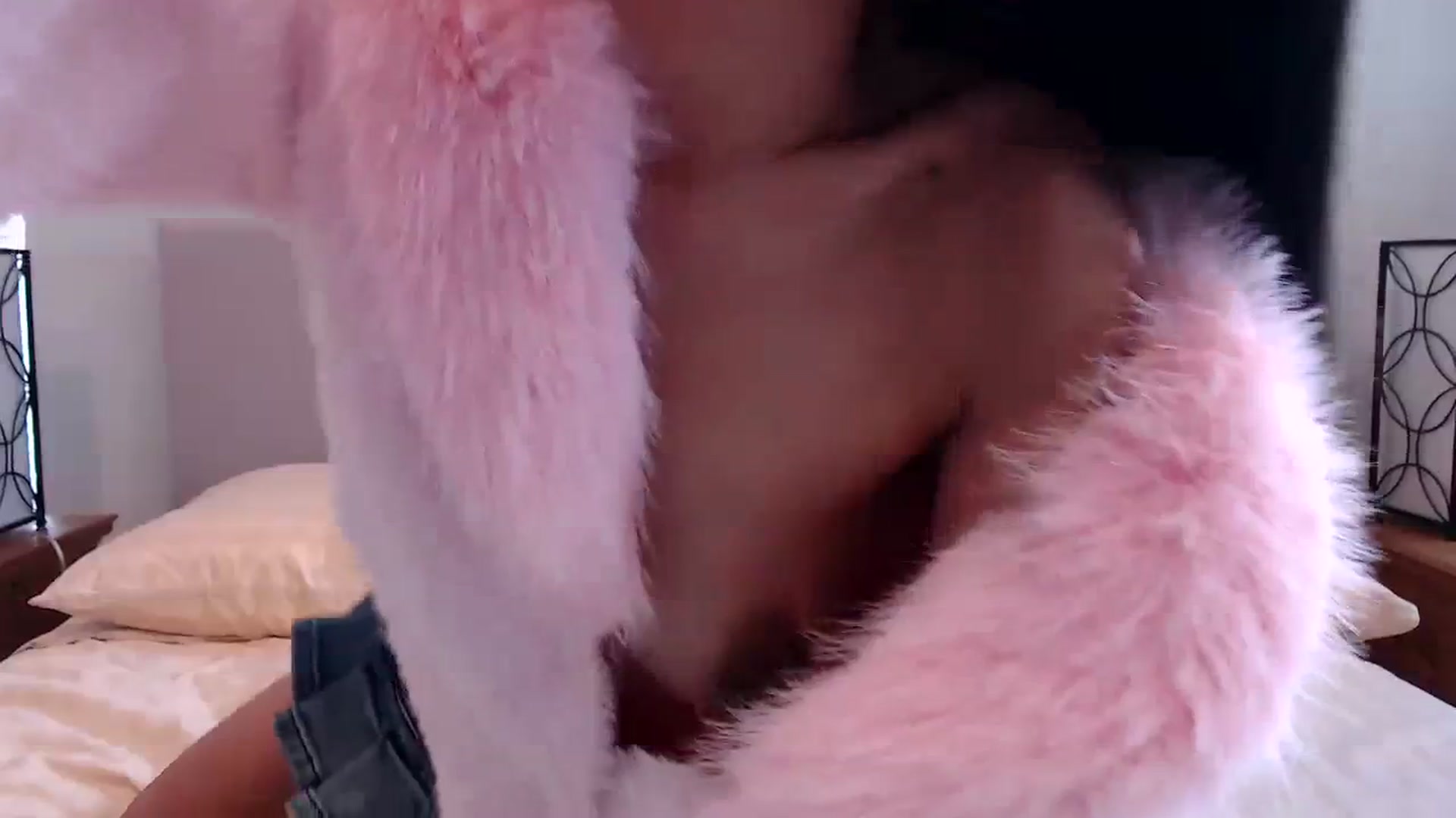 Gallery image thumbnail from Lil__bit's myfreecams stream on, 12/07/2023, 17:53 image 17 of 20