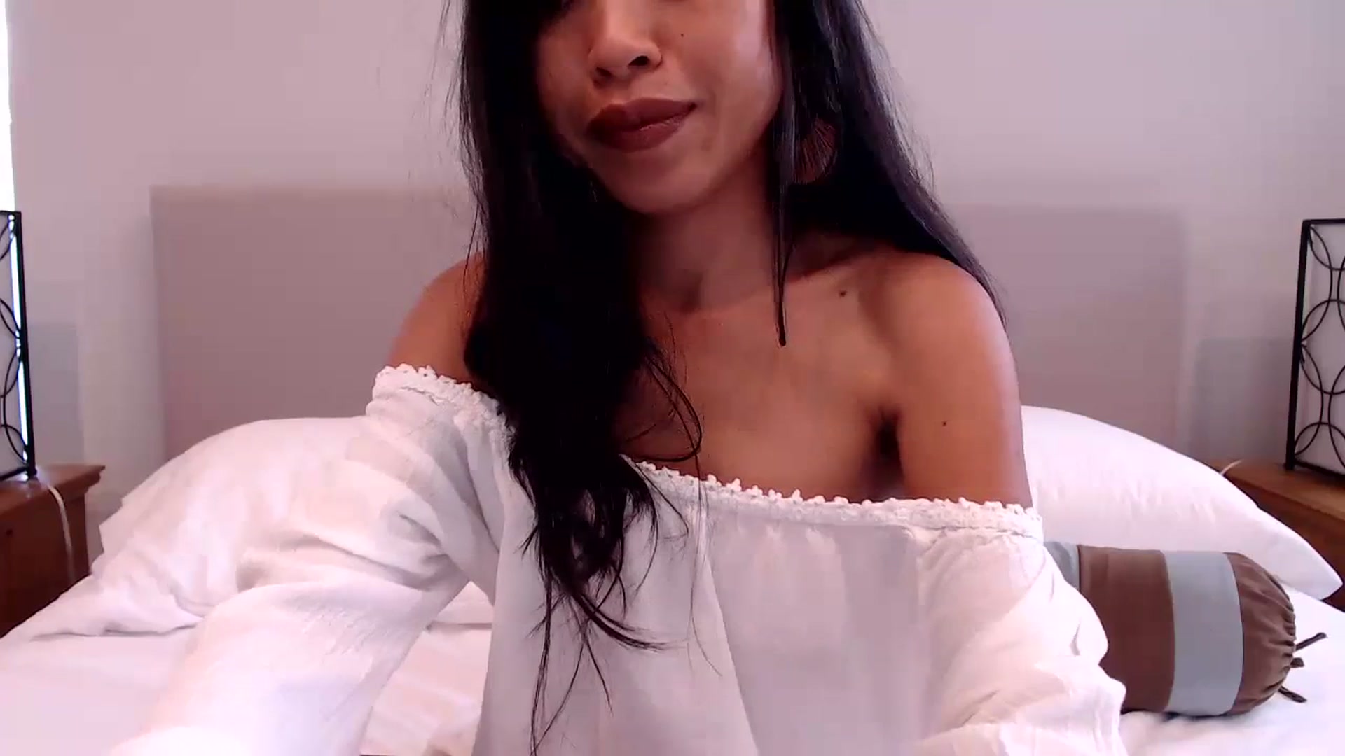Gallery image thumbnail from Lil__bit's myfreecams stream on, 12/12/2023, 21:35 image 2 of 20
