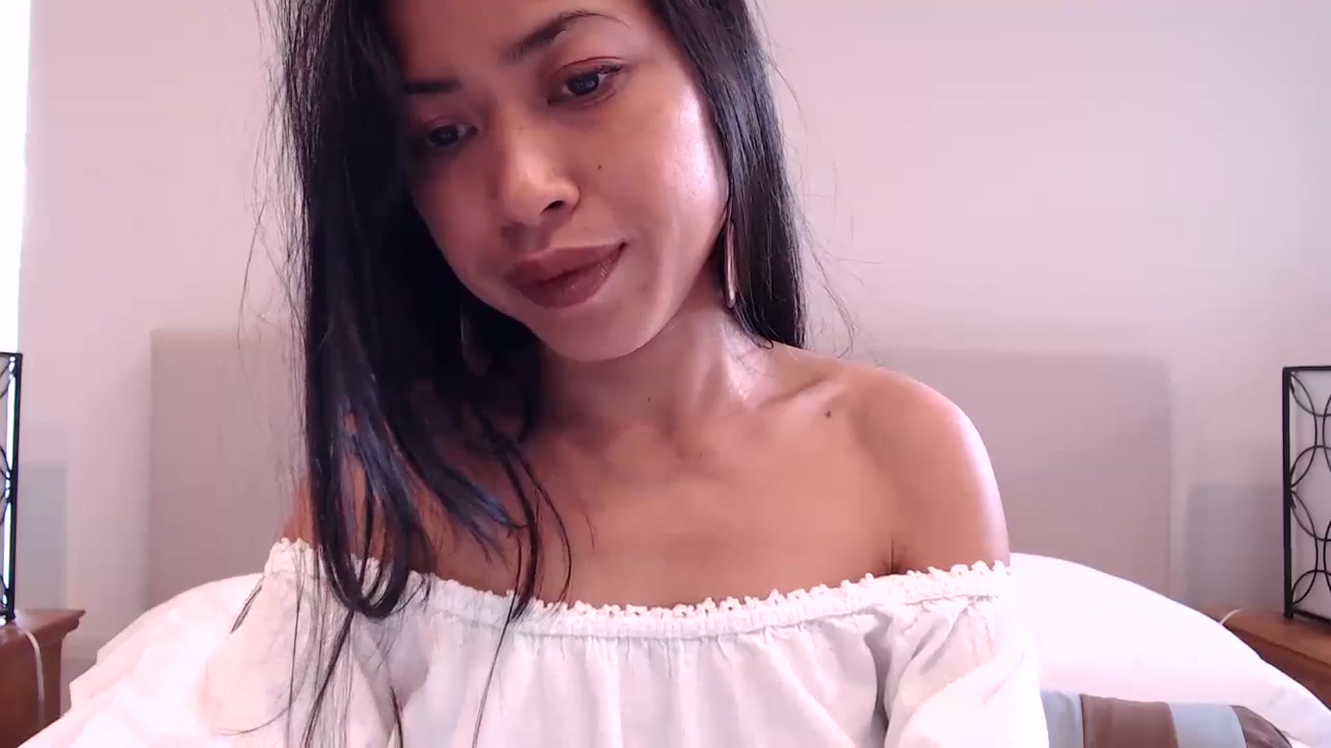 Gallery image thumbnail from Lil__bit's myfreecams stream on, 12/12/2023, 21:35 image 5 of 20