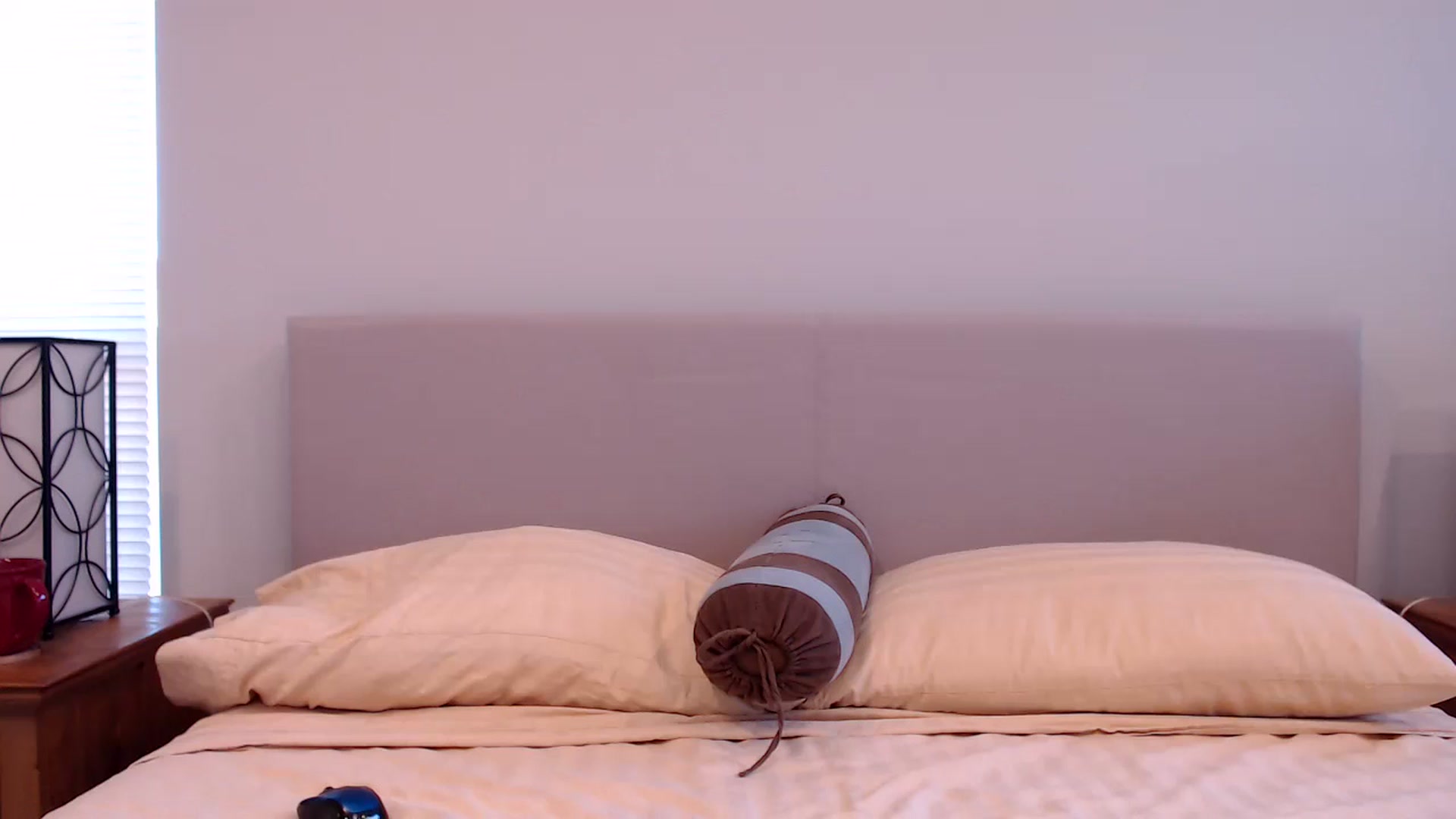 Gallery image thumbnail from Lil__bit's myfreecams stream on, 12/18/2023, 19:53 image 18 of 20