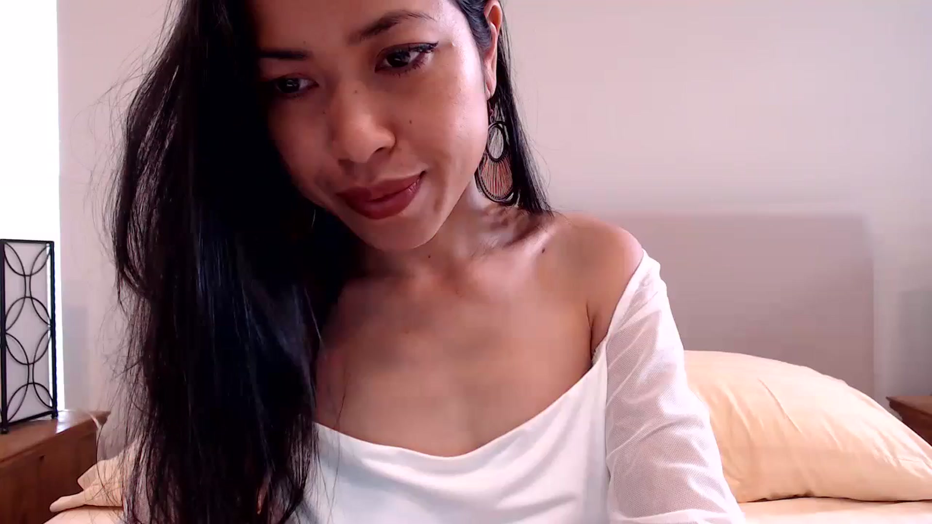 Gallery image thumbnail from Lil__bit's myfreecams stream on, 01/04/2024, 17:51 image 1 of 20