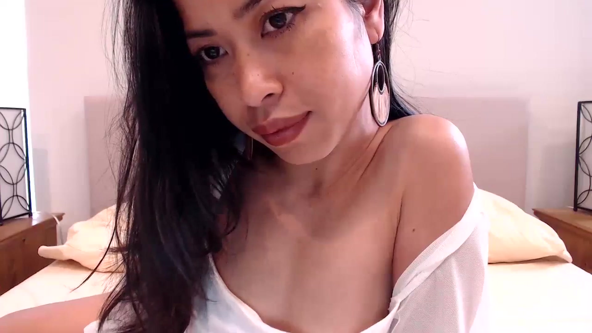 Gallery image thumbnail from Lil__bit's myfreecams stream on, 01/04/2024, 18:30 image 20 of 20