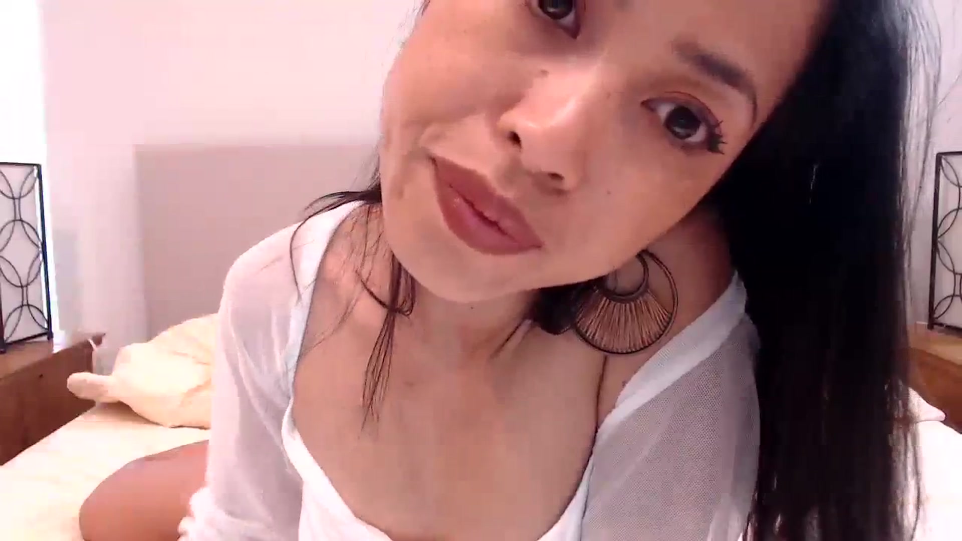 Gallery image thumbnail from Lil__bit's myfreecams stream on, 01/04/2024, 18:30 image 15 of 20