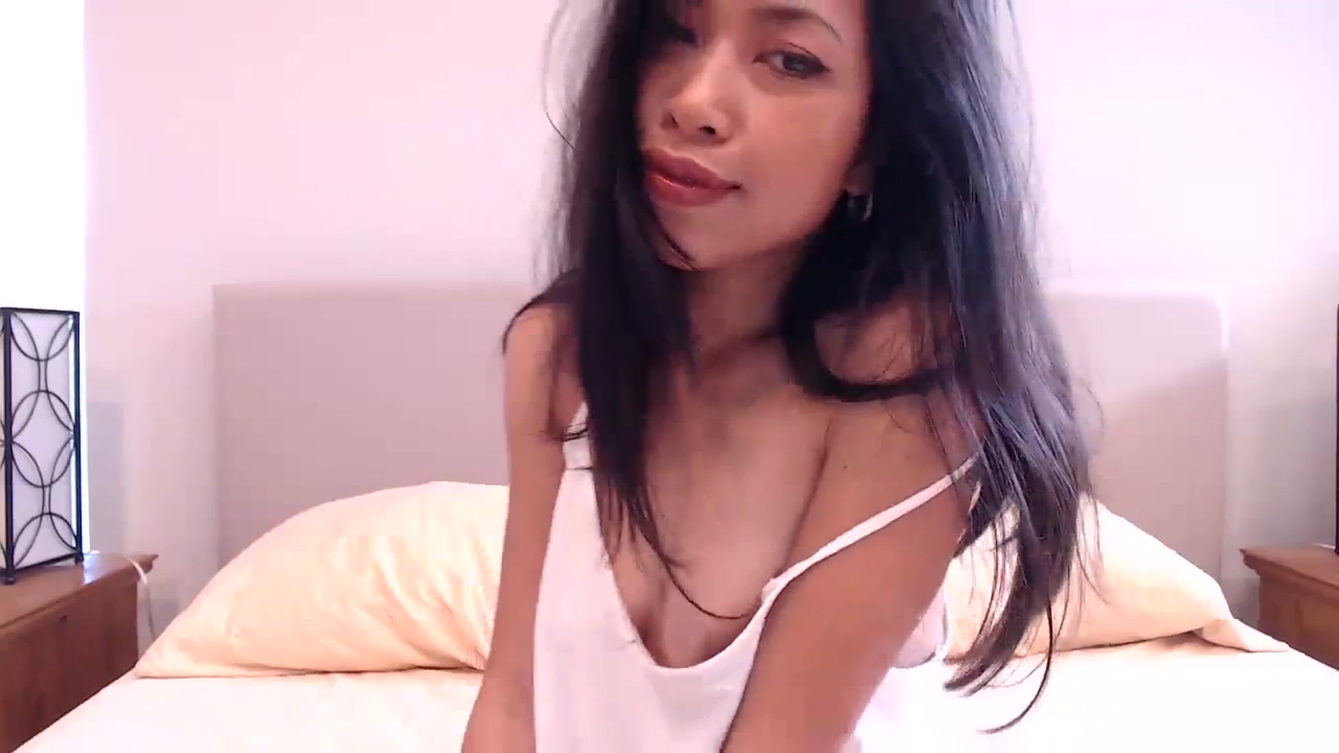Gallery image thumbnail from Lil__bit's myfreecams stream on, 01/05/2024, 17:34 image 16 of 20