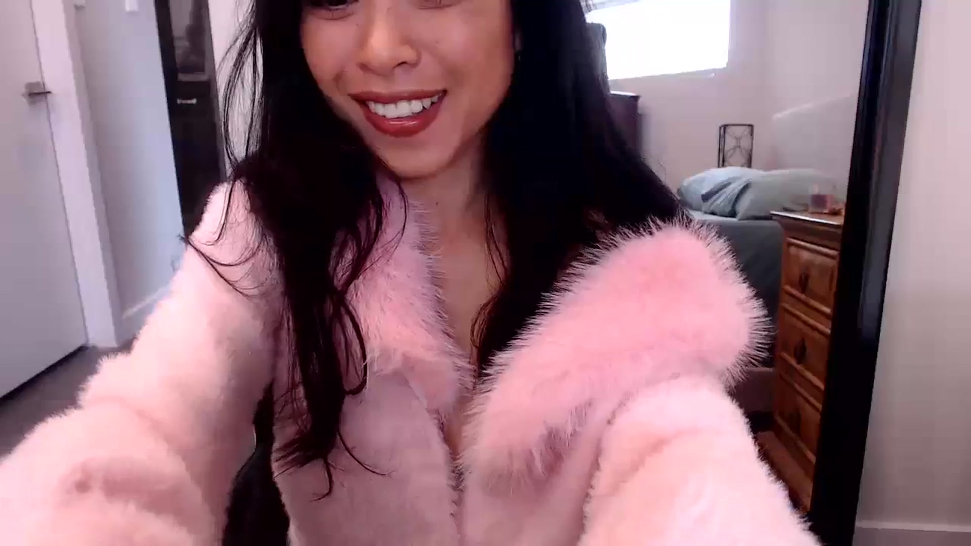 Gallery image thumbnail from Lil__bit's myfreecams stream on, 02/09/2024, 17:00 image 8 of 20