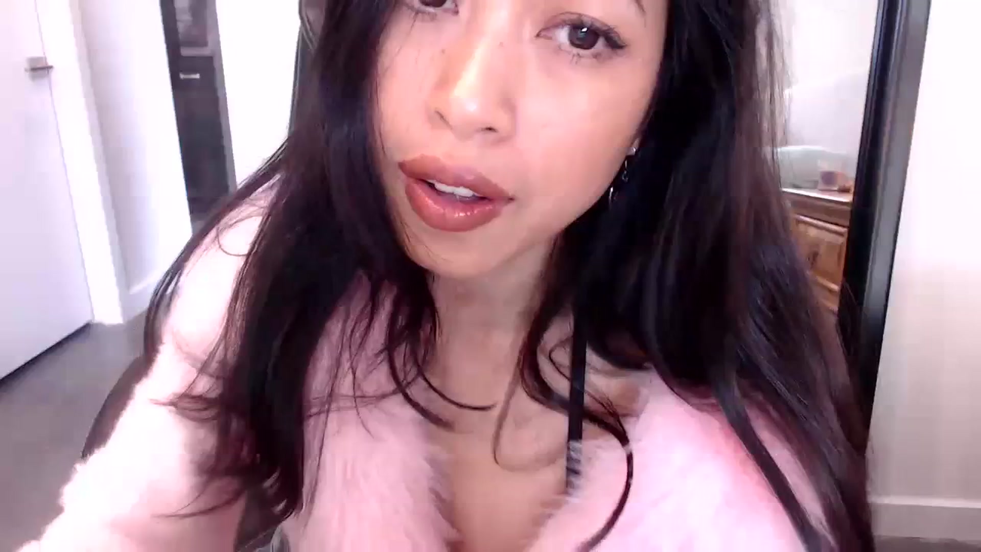 Gallery image thumbnail from Lil__bit's myfreecams stream on, 02/09/2024, 17:00 image 1 of 20