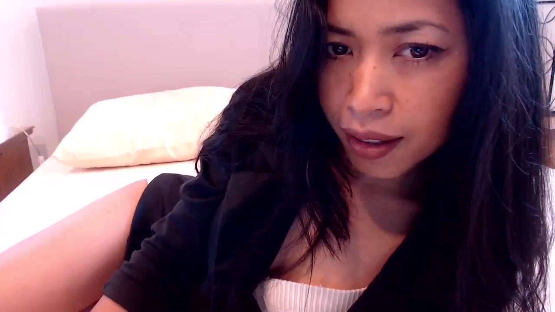 Gallery image thumbnail from Lil__bit's myfreecams stream on, 02/13/2024, 19:03 image 5 of 20