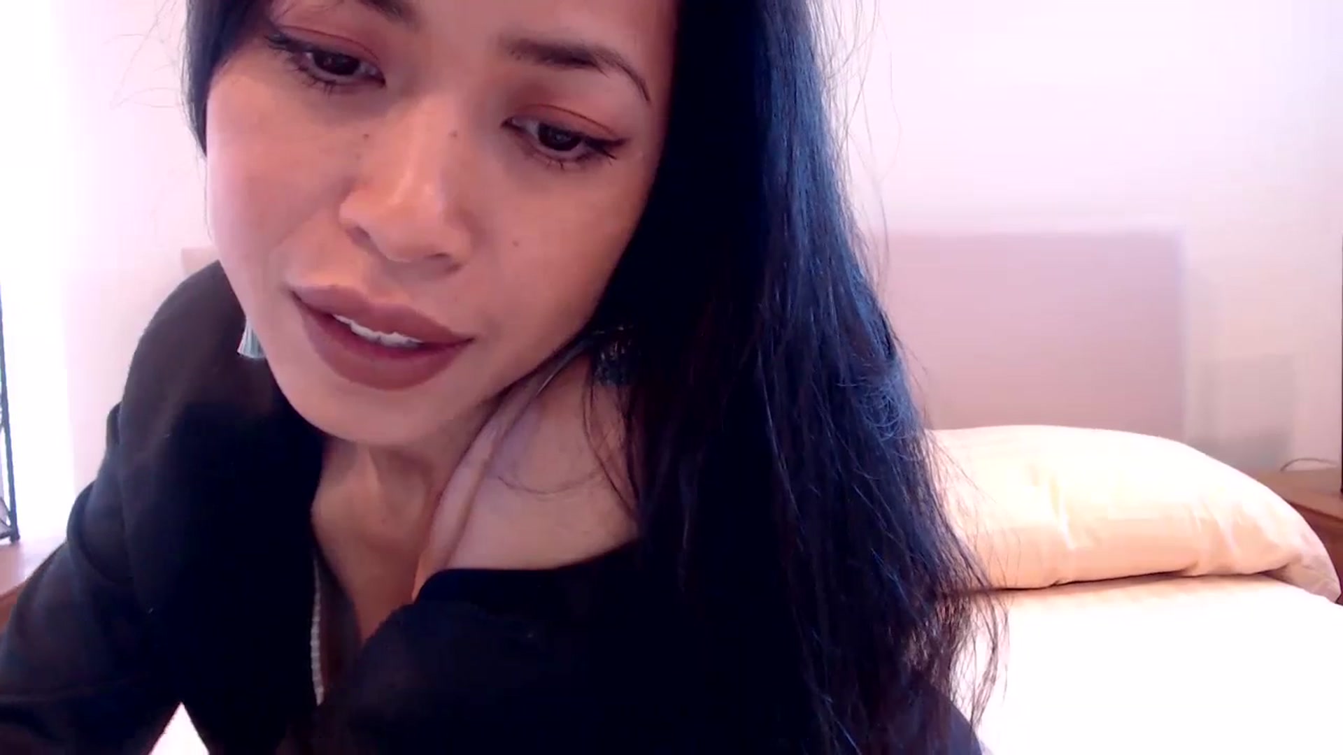Gallery image thumbnail from Lil__bit's myfreecams stream on, 02/13/2024, 19:03 image 19 of 20