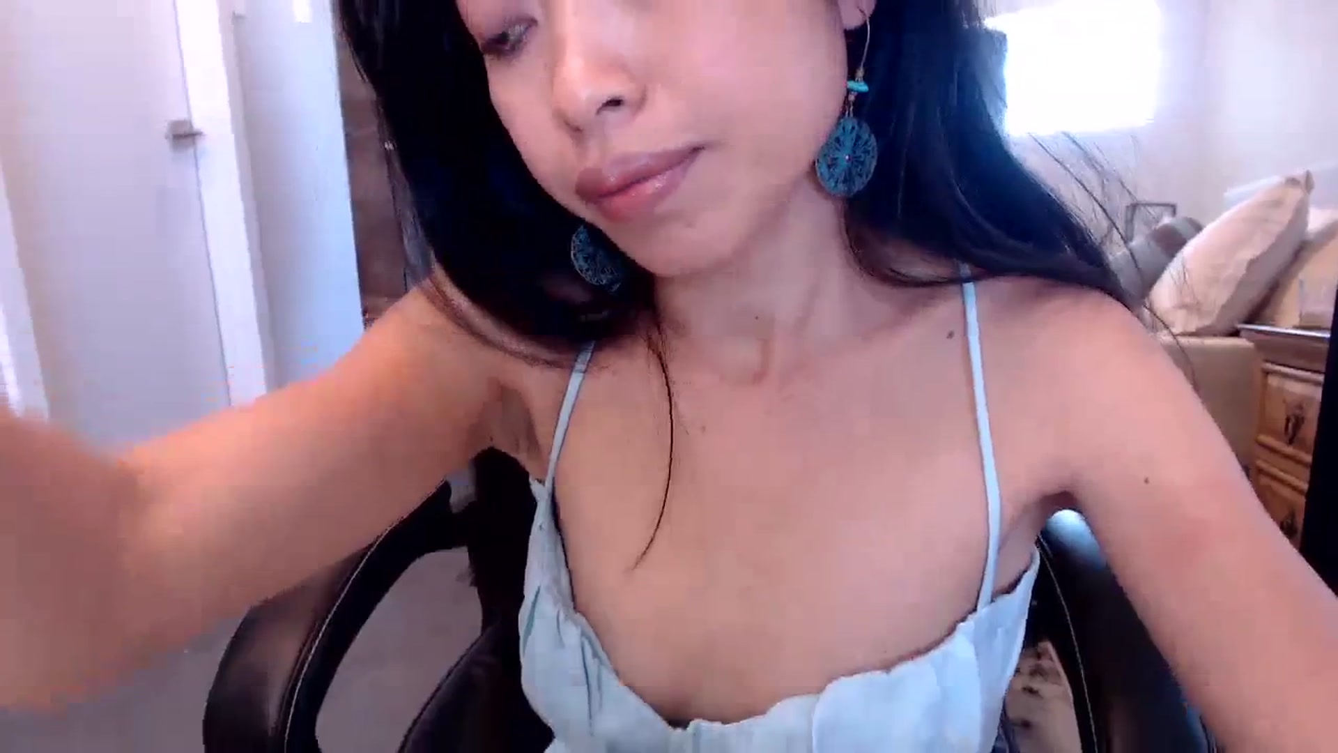 Gallery image thumbnail from Lil__bit's myfreecams stream on, 02/22/2024, 18:17 image 19 of 20