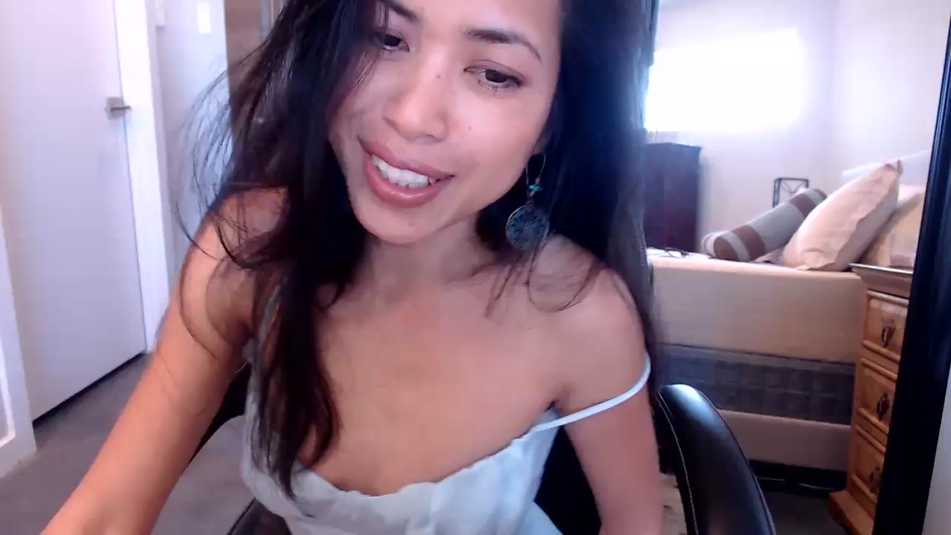 Gallery image thumbnail from Lil__bit's myfreecams stream on, 02/22/2024, 18:17 image 1 of 20