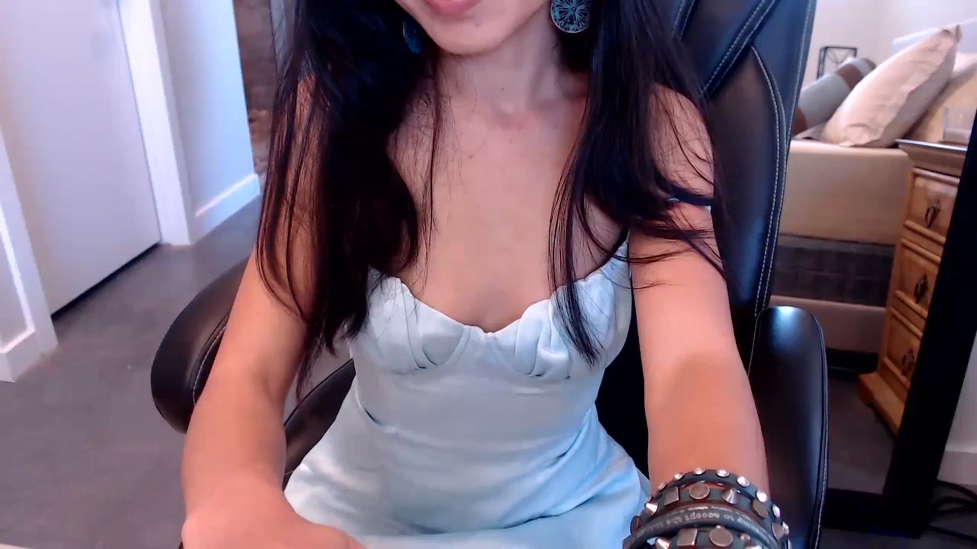 Gallery image thumbnail from Lil__bit's myfreecams stream on, 02/22/2024, 18:17 image 14 of 20