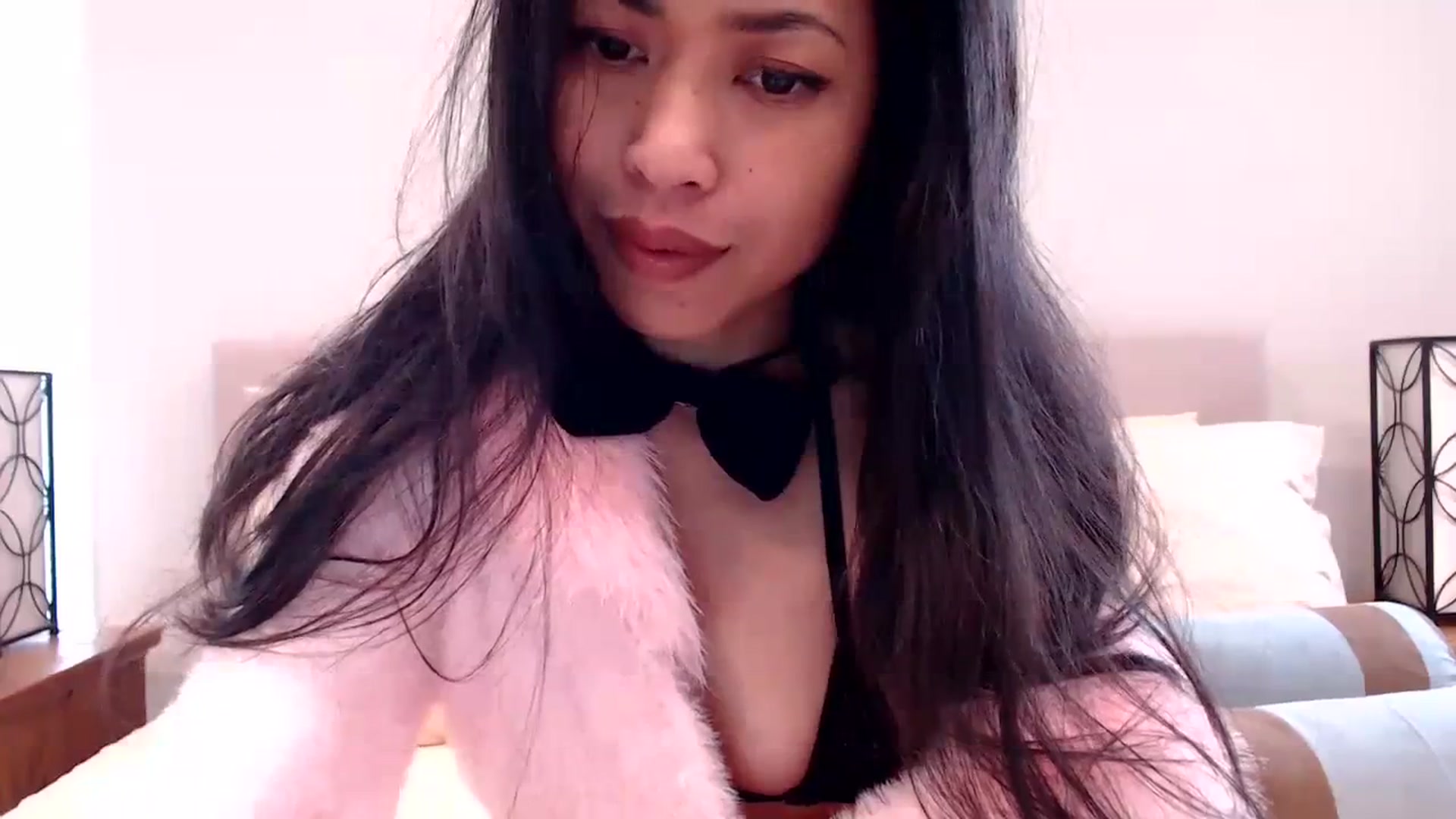 Gallery image thumbnail from Lil__bit's myfreecams stream on, 03/07/2024, 19:31 image 15 of 20