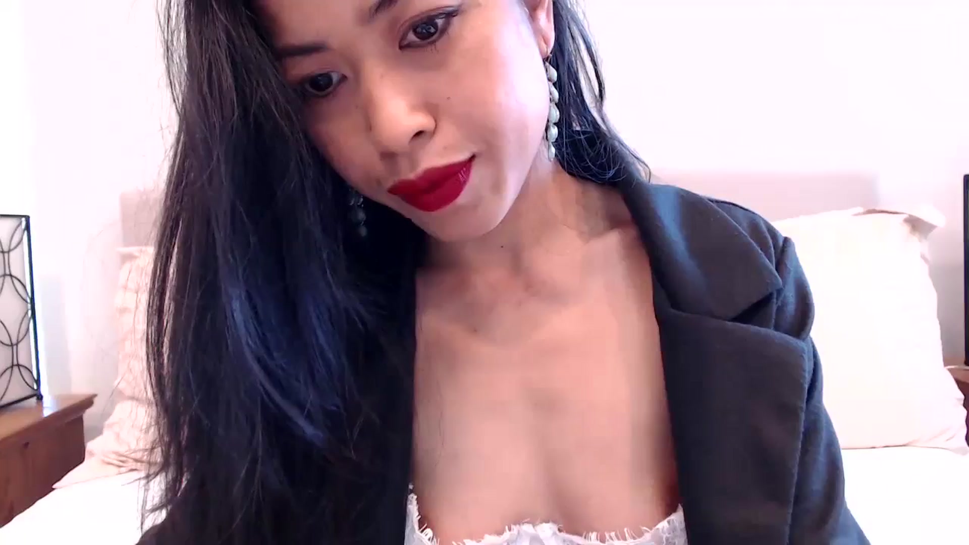 Gallery image thumbnail from Lil__bit's myfreecams stream on, 03/28/2024, 17:11 image 1 of 20