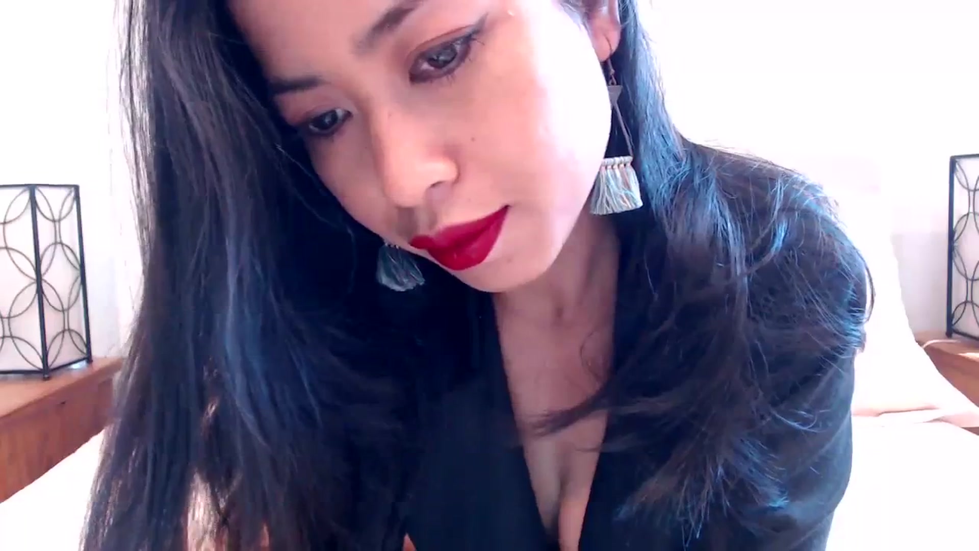 Gallery image thumbnail from Lil__bit's myfreecams stream on, 04/03/2024, 15:39 image 16 of 20