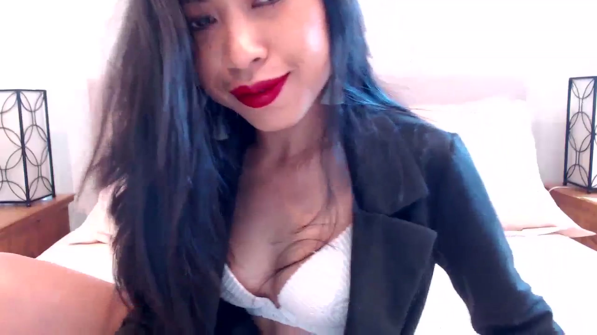 Gallery image thumbnail from Lil__bit's myfreecams stream on, 04/03/2024, 15:39 image 11 of 20