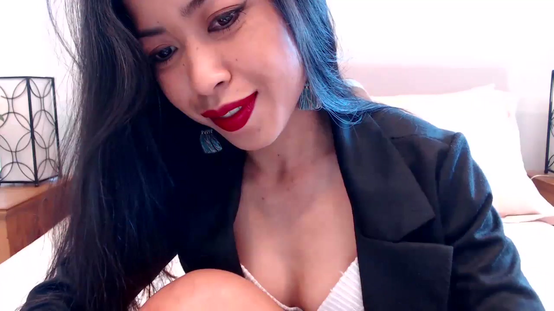 Gallery image thumbnail from Lil__bit's myfreecams stream on, 04/03/2024, 15:39 image 13 of 20