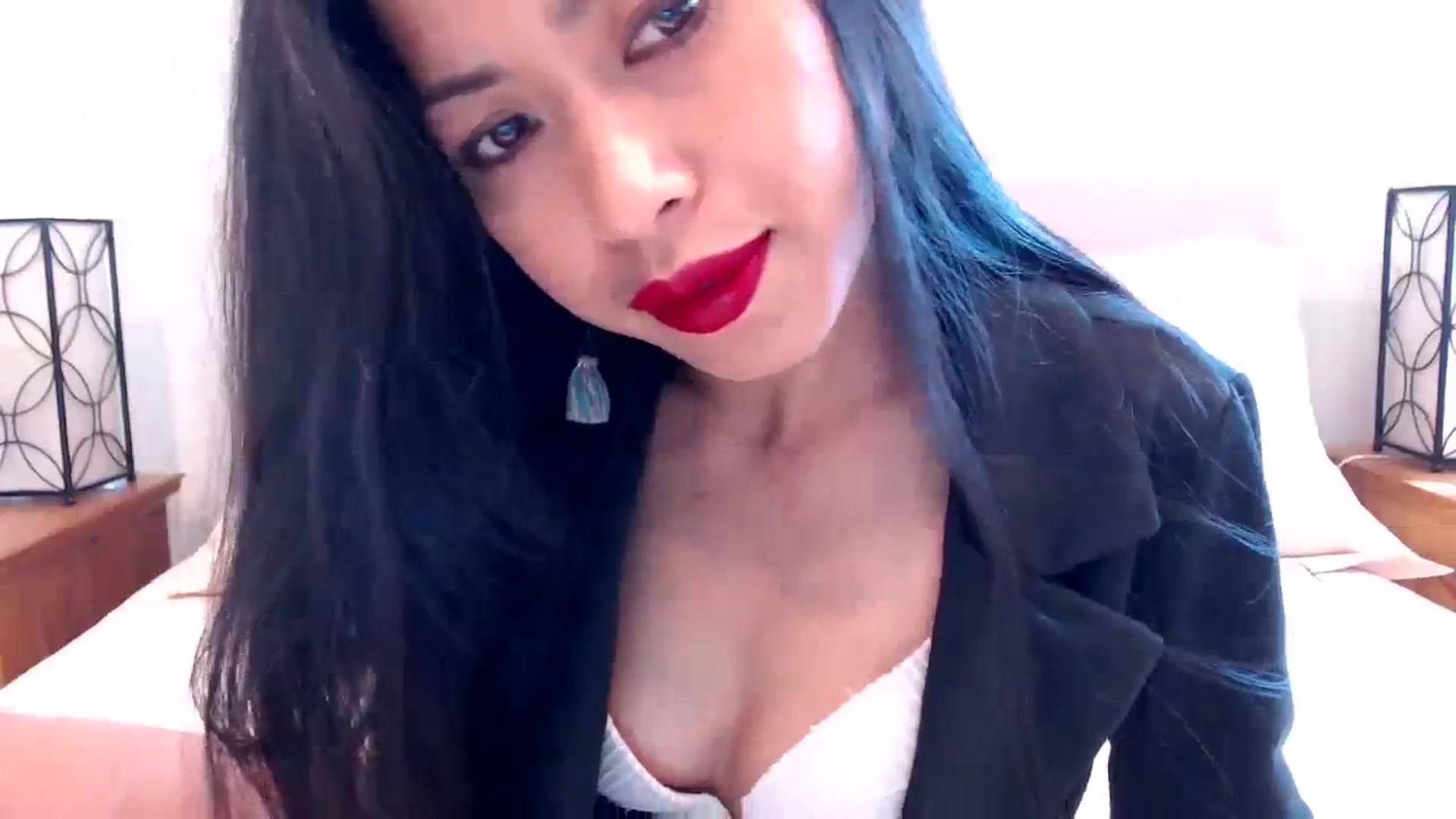 Gallery image thumbnail from Lil__bit's myfreecams stream on, 04/03/2024, 15:39 image 9 of 20