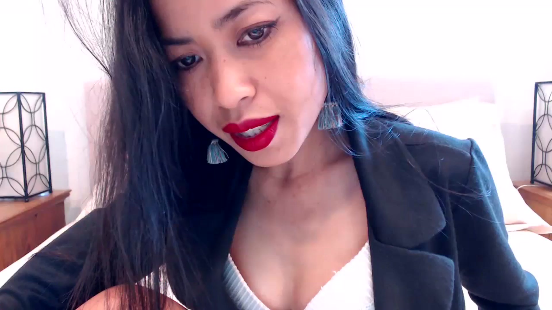 Gallery image thumbnail from Lil__bit's myfreecams stream on, 04/03/2024, 15:39 image 6 of 20