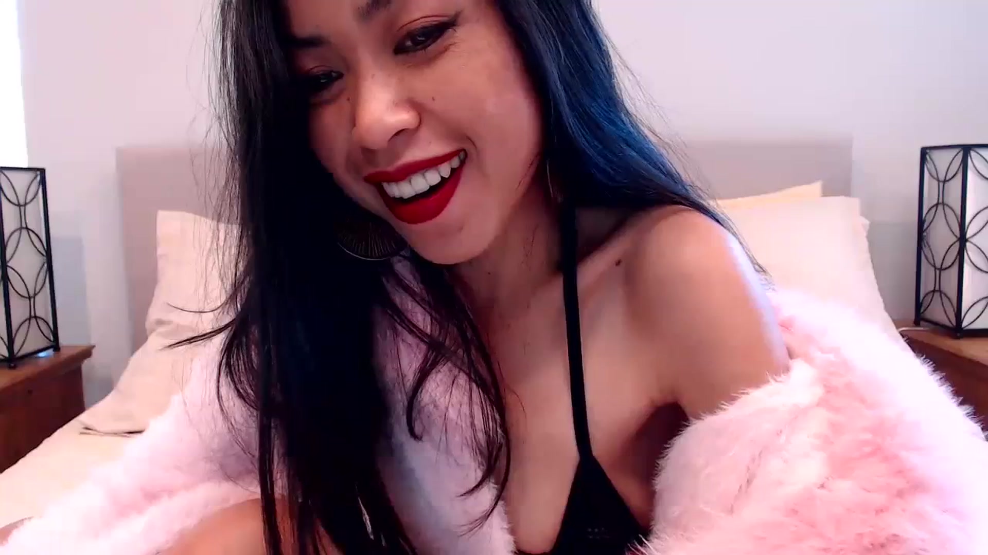 Gallery image thumbnail from Lil__bit's myfreecams stream on, 04/03/2024, 20:36 image 9 of 20