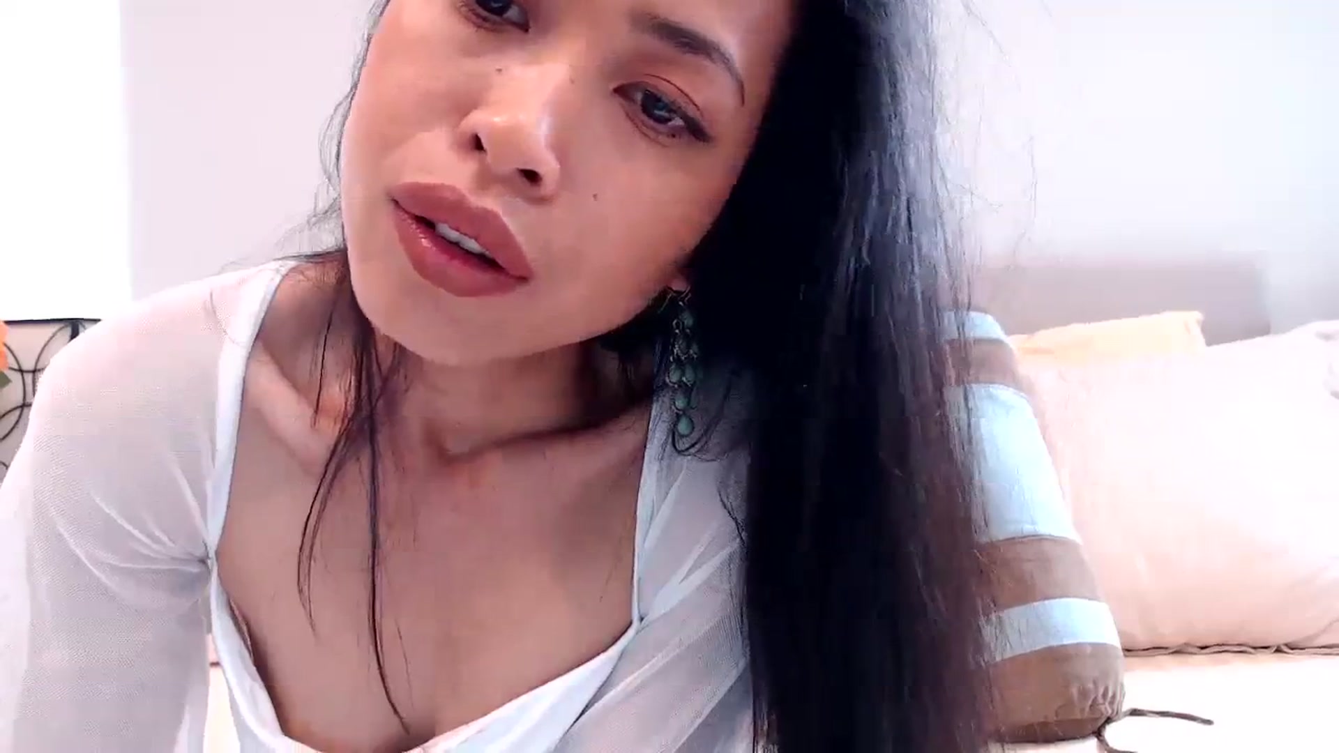 Gallery image thumbnail from Lil__bit's myfreecams stream on, 04/08/2024, 16:32 image 11 of 20