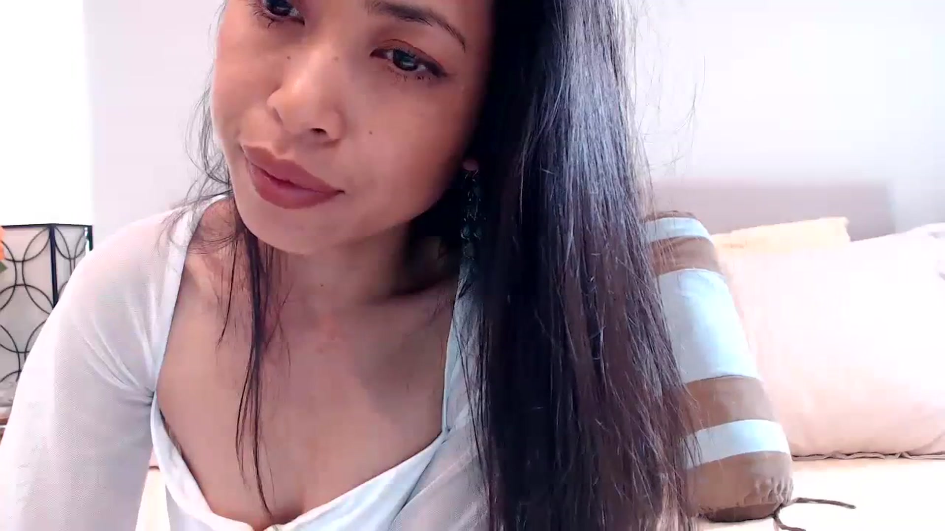 Gallery image thumbnail from Lil__bit's myfreecams stream on, 04/08/2024, 16:32 image 12 of 20
