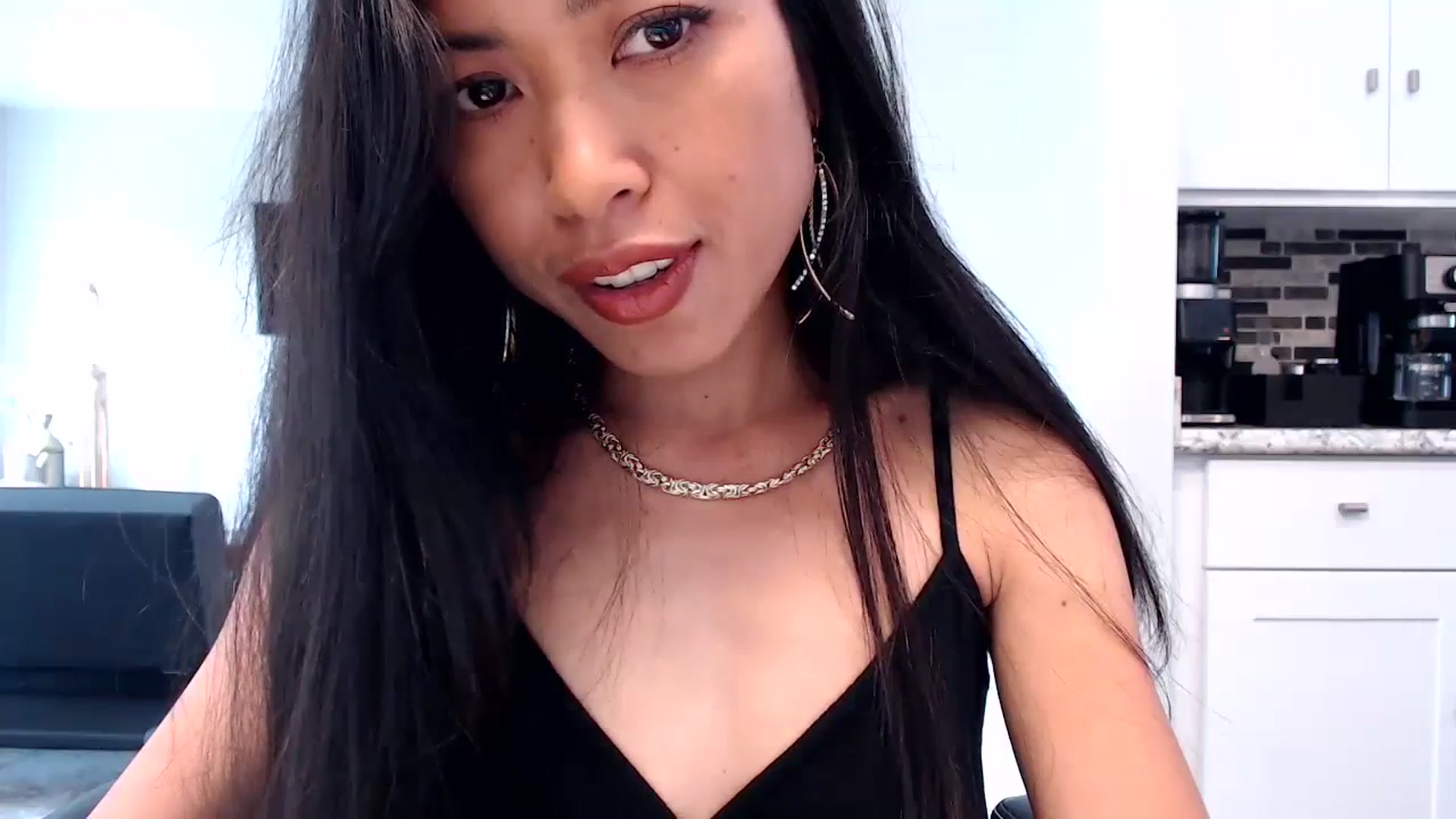 Gallery image thumbnail from Lil__bit's myfreecams stream on, 04/23/2024, 17:24 image 19 of 20