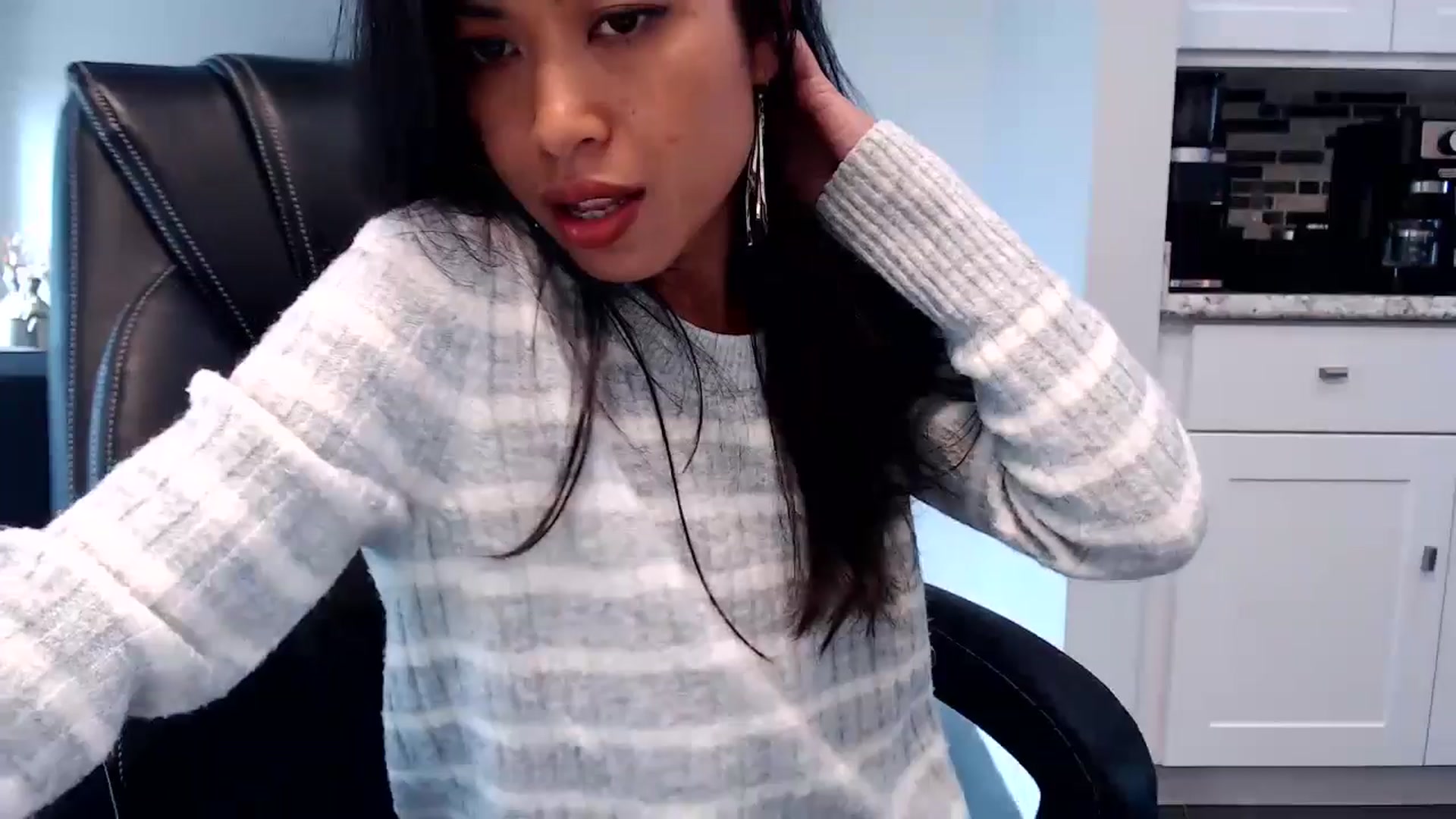 Gallery image thumbnail from Lil__bit's myfreecams stream on, 04/23/2024, 17:24 image 1 of 20