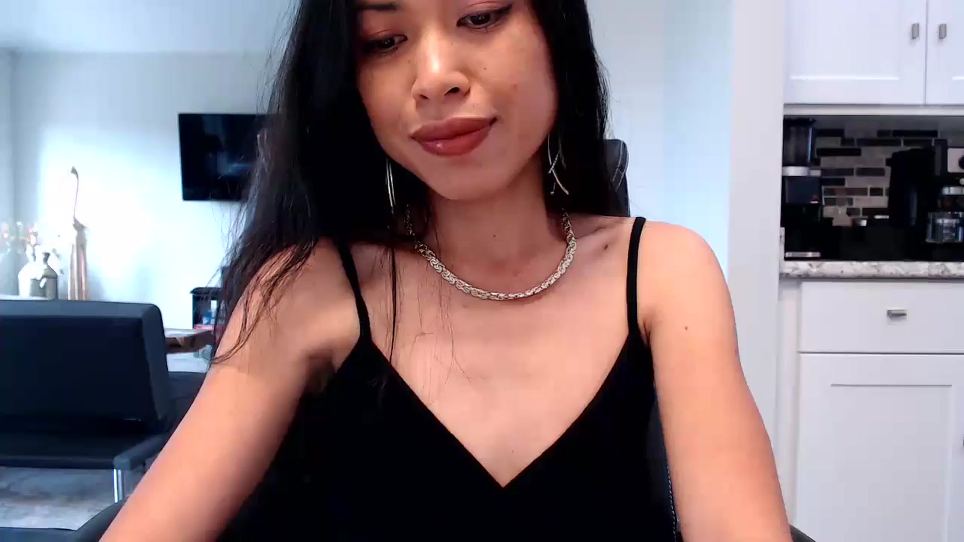 Gallery image thumbnail from Lil__bit's myfreecams stream on, 04/23/2024, 17:24 image 11 of 20