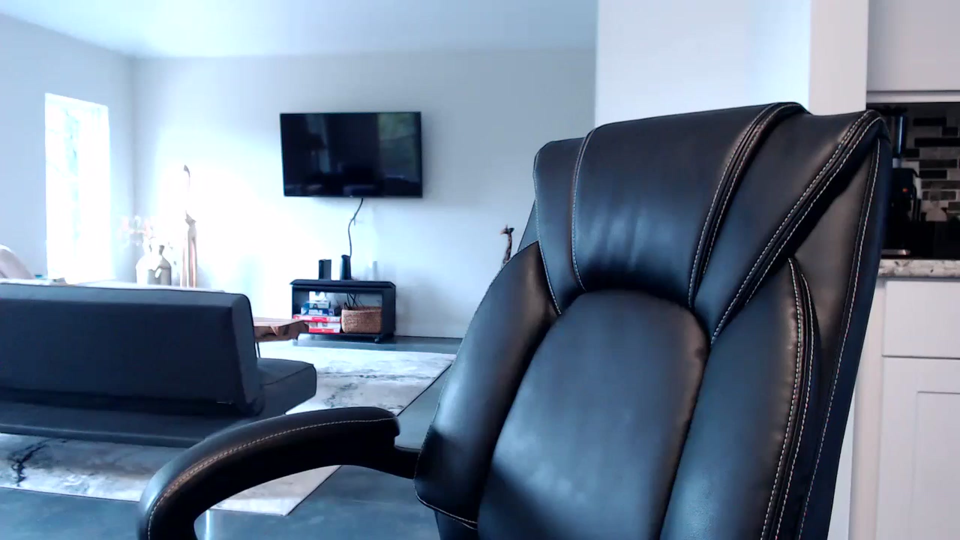 Gallery image thumbnail from Lil__bit's myfreecams stream on, 04/25/2024, 16:32 image 20 of 20