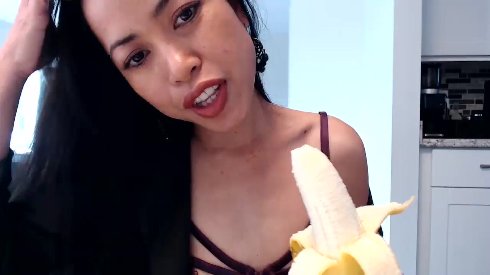 Gallery image thumbnail from Lil__bit's myfreecams stream on, 04/25/2024, 16:32 image 1 of 20