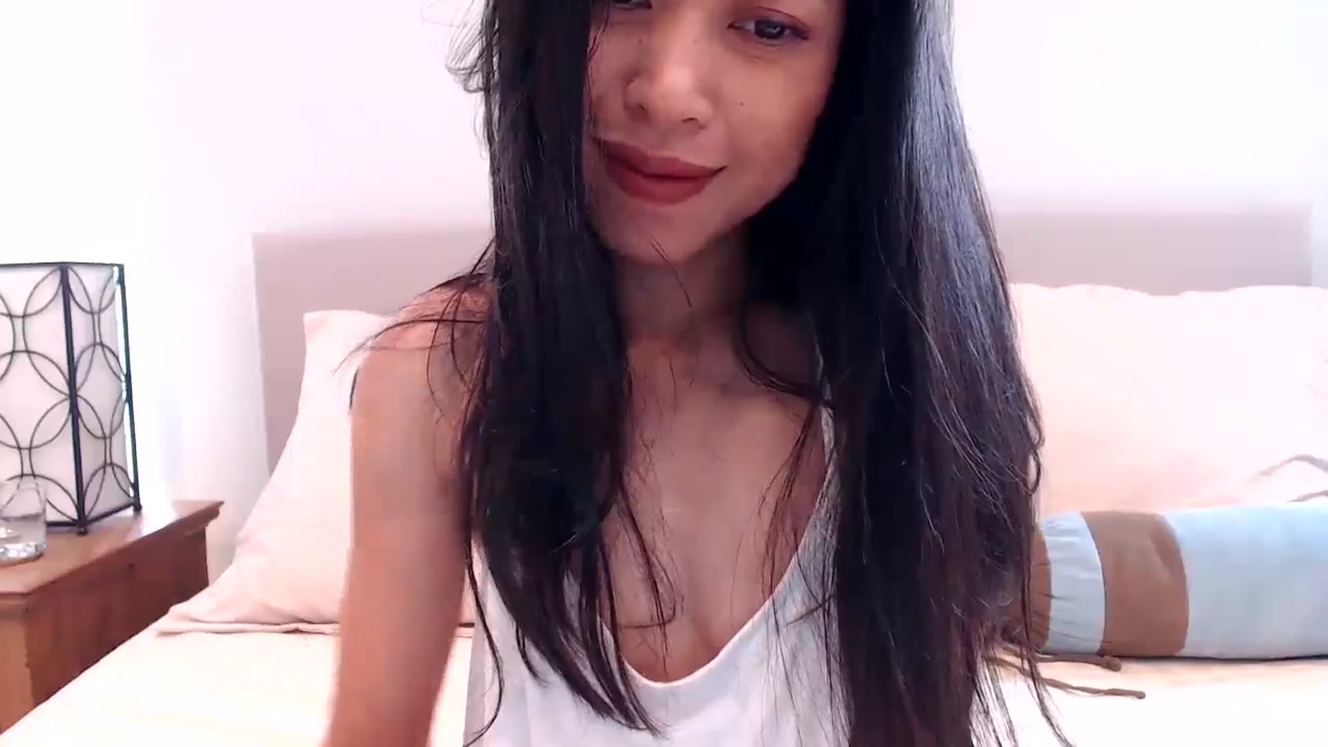 Gallery image thumbnail from Lil__bit's myfreecams stream on, 05/06/2024, 19:19 image 8 of 20