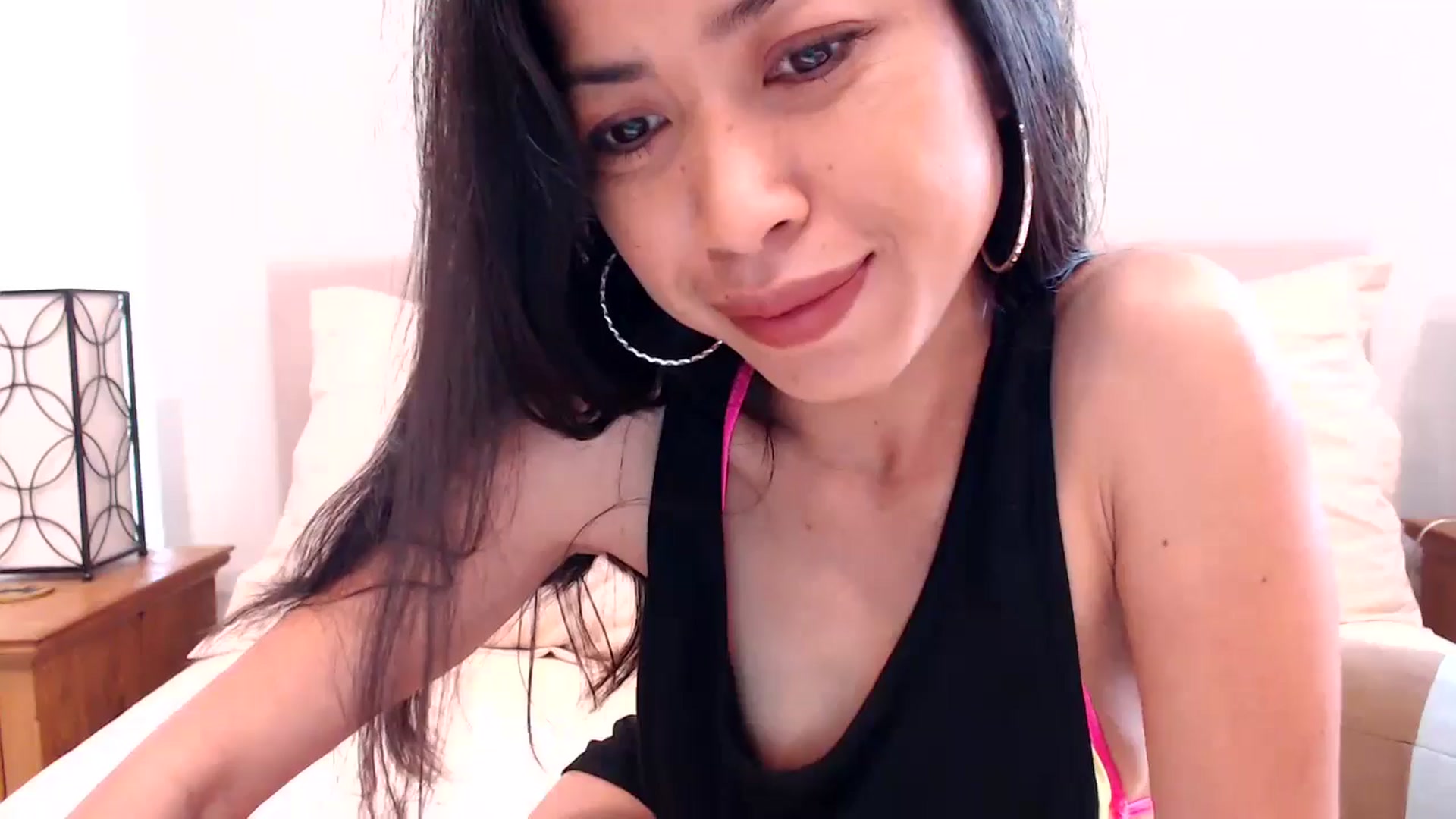 Gallery image thumbnail from Lil__bit's myfreecams stream on, 05/08/2024, 15:22 image 5 of 20