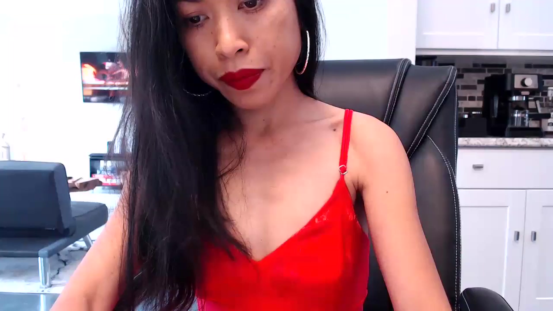 Gallery image thumbnail from Lil__bit's myfreecams stream on, 05/10/2024, 15:51 image 13 of 20