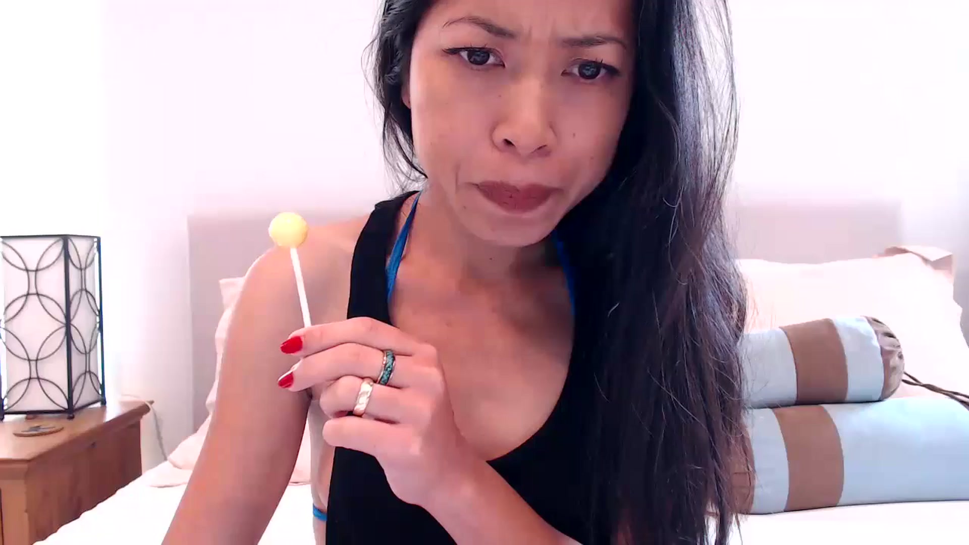 Gallery image thumbnail from Lil__bit's myfreecams stream on, 05/21/2024, 16:40 image 3 of 20