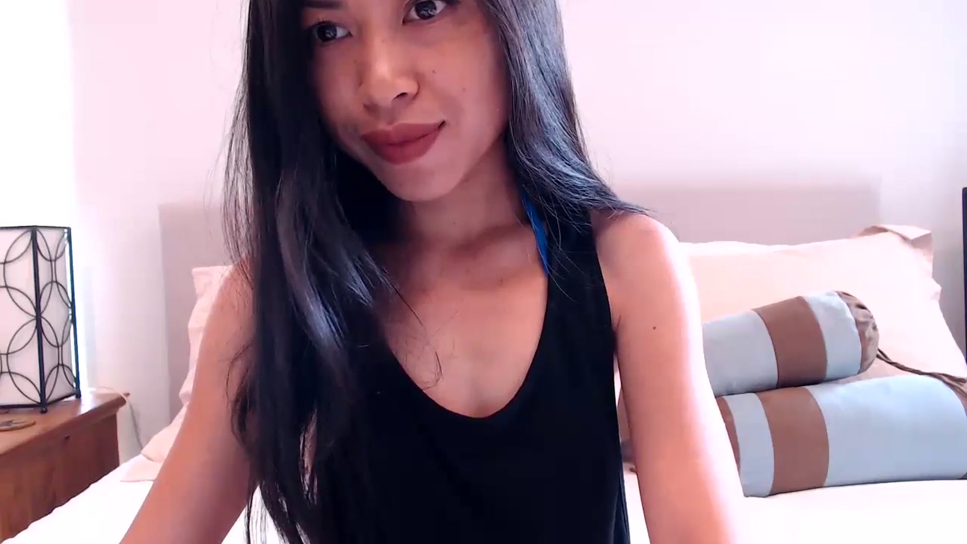 Gallery image thumbnail from Lil__bit's myfreecams stream on, 05/21/2024, 17:19 image 3 of 20