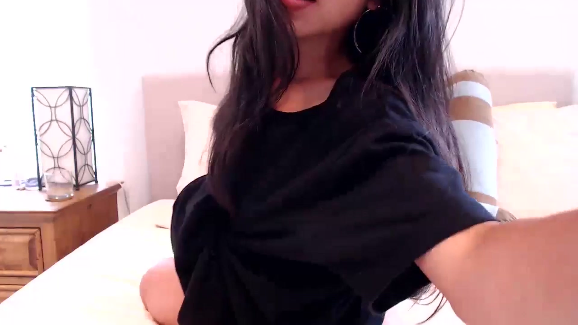 Gallery image thumbnail from Lil__bit's myfreecams stream on, 06/18/2024, 20:14 image 16 of 20