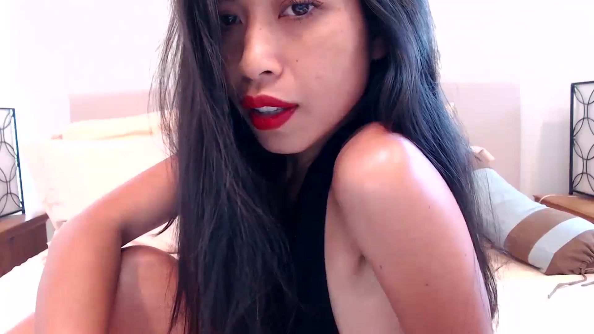 Gallery image thumbnail from Lil__bit's myfreecams stream on, 06/20/2024, 21:41 image 6 of 20