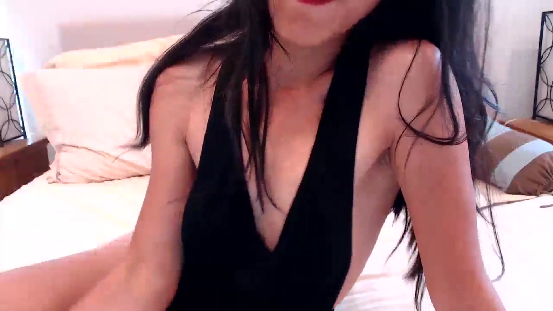Gallery image thumbnail from Lil__bit's myfreecams stream on, 06/20/2024, 21:41 image 15 of 20