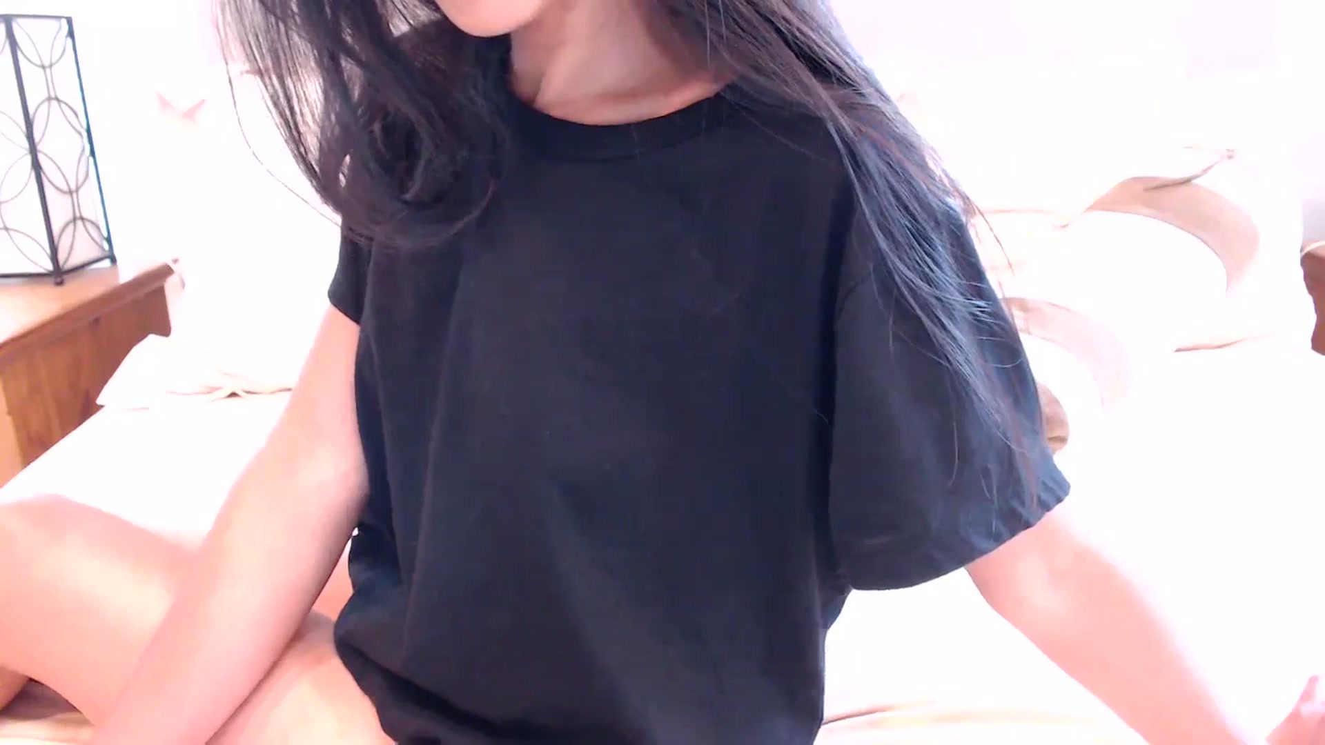 Gallery image thumbnail from Lil__bit's myfreecams stream on, 06/26/2024, 18:36 image 15 of 20