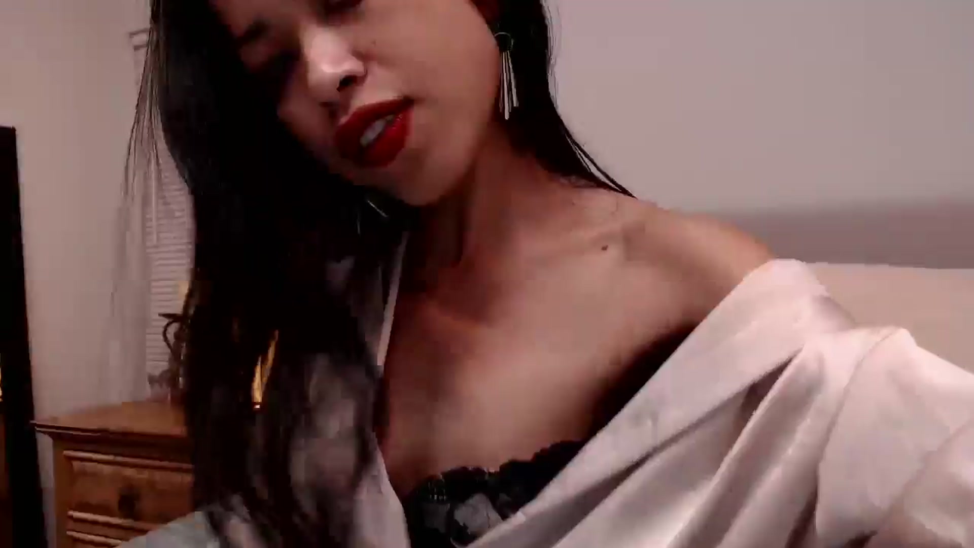 Gallery image thumbnail from Lil__bit's myfreecams stream on, 05/01/2025, 03:41 image 10 of 20