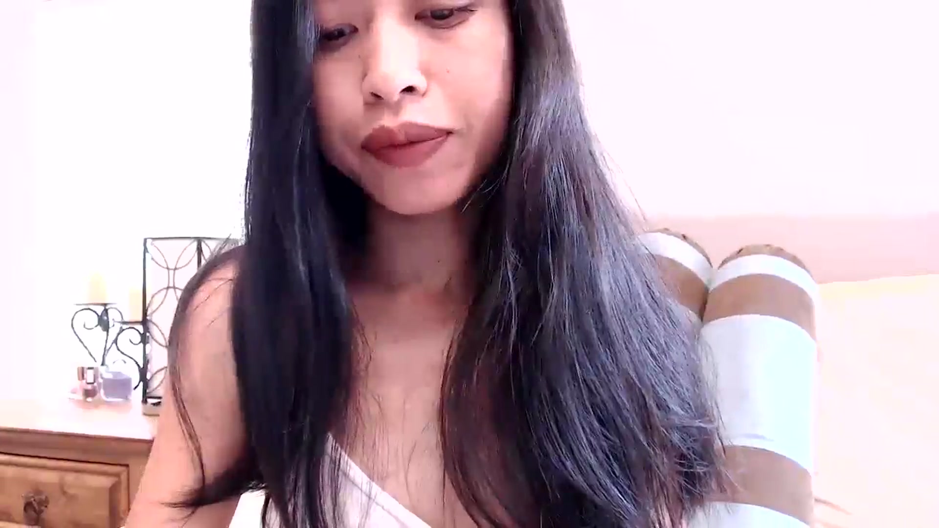 Gallery image thumbnail from Lil__bit's myfreecams stream on, 05/08/2025, 16:50 image 9 of 20