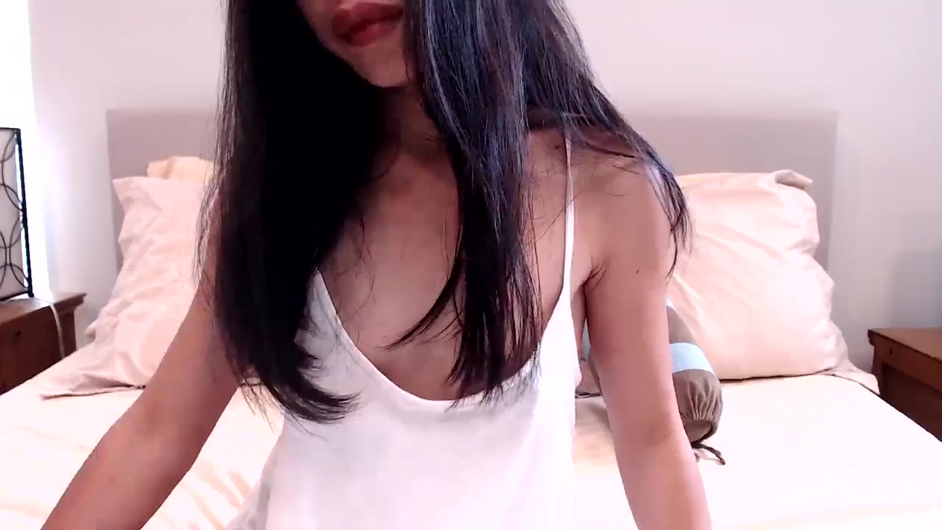 Gallery image thumbnail from Lil__bit's myfreecams stream on, 05/08/2025, 19:19 image 18 of 20