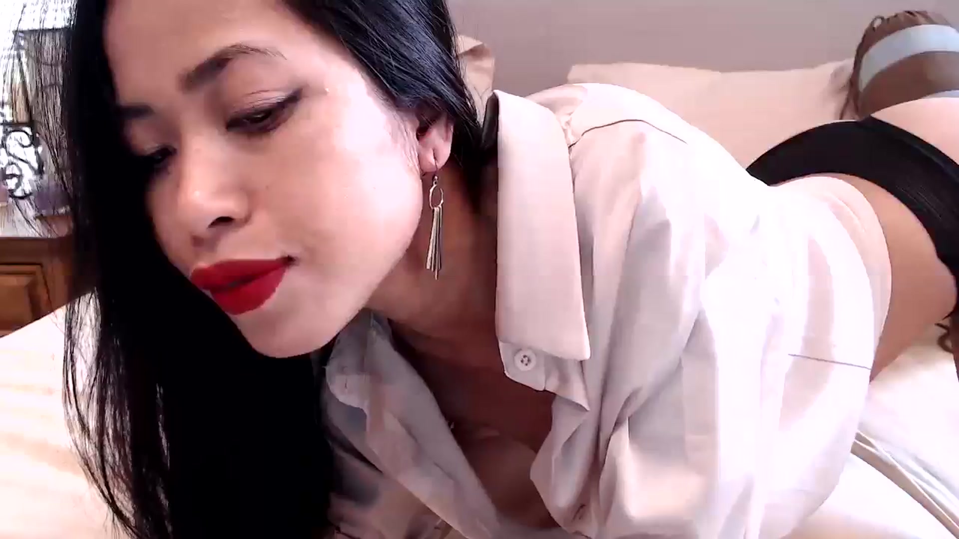 Gallery image thumbnail from Lil__bit's myfreecams stream on, 05/13/2025, 19:07 image 13 of 20